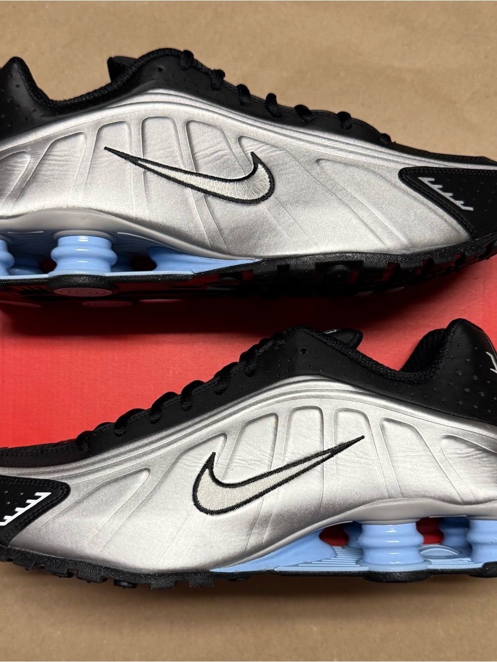 Nike Shox R4 Psychic Blur Mens size 11 running shoes NEW!